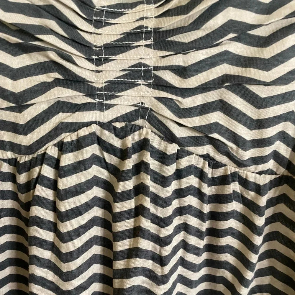 Roxy Sundress NWT
teal and cream chevron size small - Picture 2 of 8